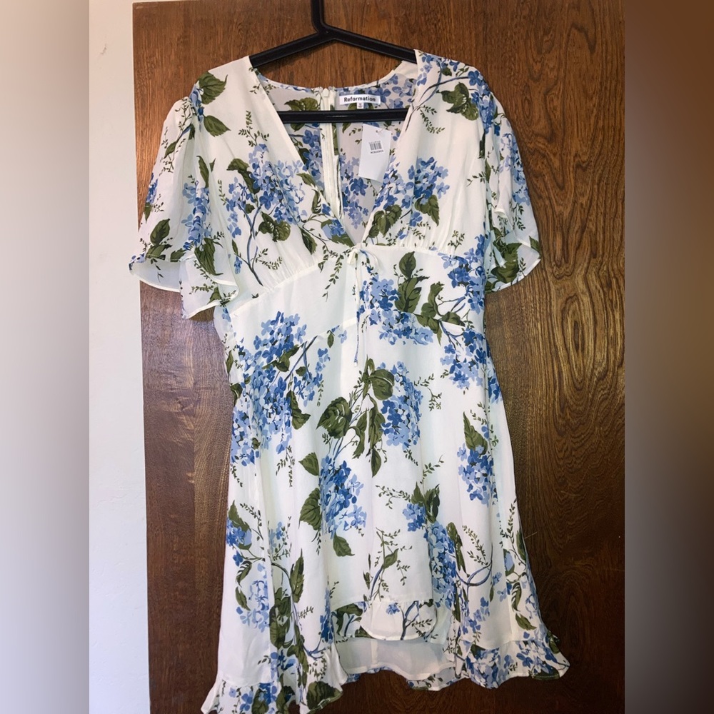 Cute Reformation dress!
